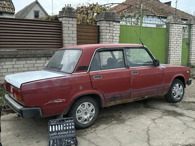 Красный ВАЗ 2107, объемом двигателя 1.3 л и пробегом 80 тыс. км за 380 $, фото 3 на Automoto.ua