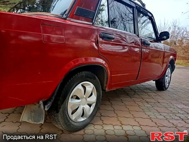 Красный ВАЗ 2107, объемом двигателя 16 л и пробегом 85 тыс. км за 1000 $, фото 2 на Automoto.ua