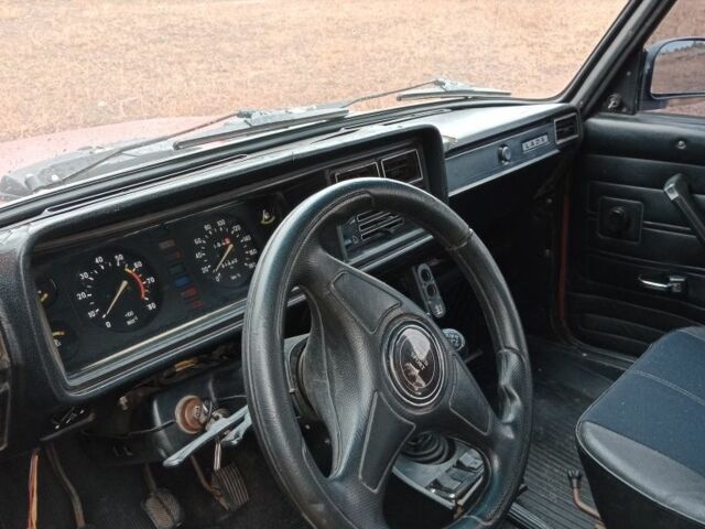 Красный ВАЗ 2107, объемом двигателя 1.5 л и пробегом 31 тыс. км за 336 $, фото 1 на Automoto.ua