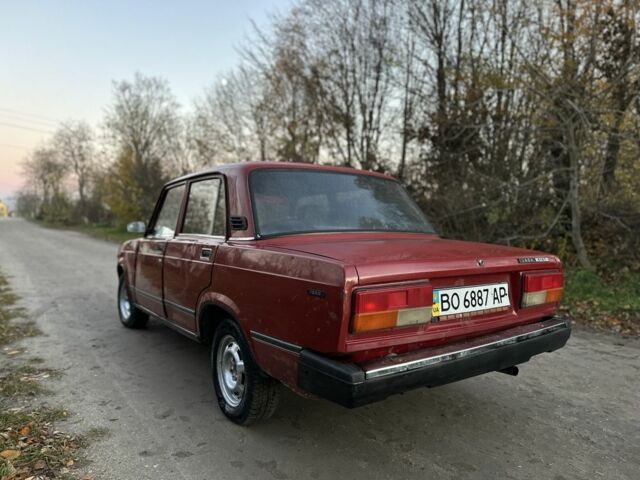 Красный ВАЗ 2107, объемом двигателя 1.5 л и пробегом 90 тыс. км за 450 $, фото 4 на Automoto.ua