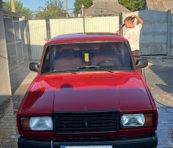 Красный ВАЗ 2107, объемом двигателя 1.5 л и пробегом 3 тыс. км за 900 $, фото 9 на Automoto.ua