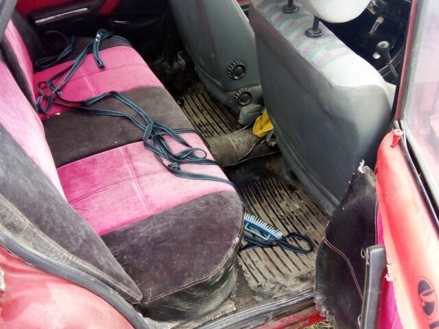 Красный ВАЗ 2107, объемом двигателя 1 л и пробегом 1 тыс. км за 500 $, фото 1 на Automoto.ua