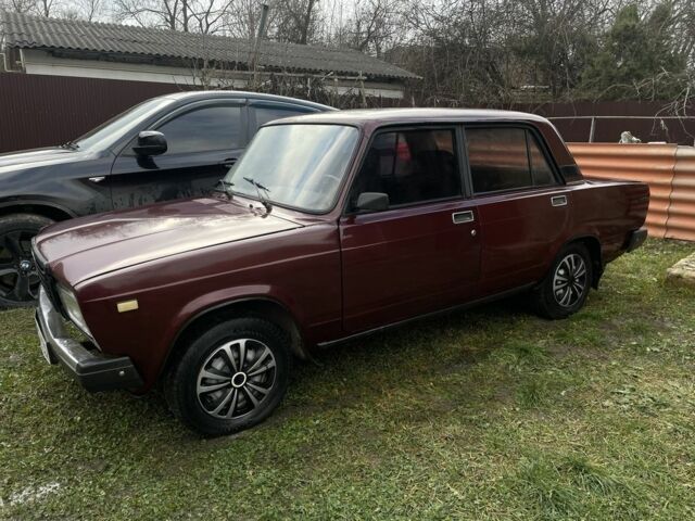 Красный ВАЗ 2107, объемом двигателя 1.5 л и пробегом 140 тыс. км за 1500 $, фото 4 на Automoto.ua