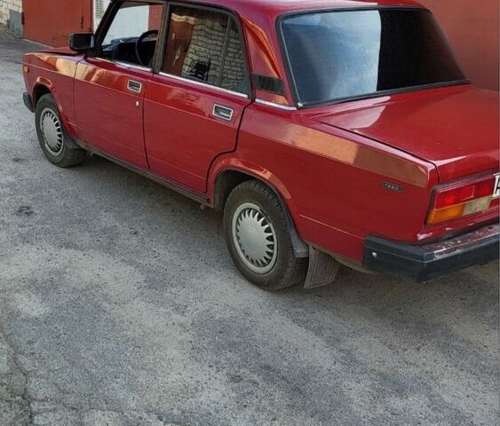 Красный ВАЗ 2107, объемом двигателя 1.5 л и пробегом 95 тыс. км за 1650 $, фото 12 на Automoto.ua