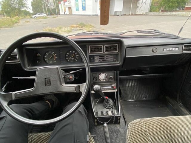 Красный ВАЗ 2107, объемом двигателя 1.5 л и пробегом 52 тыс. км за 1100 $, фото 10 на Automoto.ua