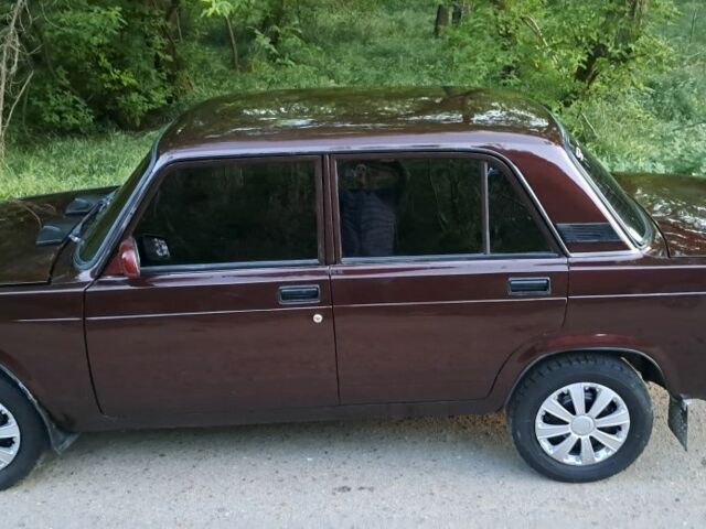 Красный ВАЗ 2107, объемом двигателя 1.5 л и пробегом 302 тыс. км за 1250 $, фото 2 на Automoto.ua
