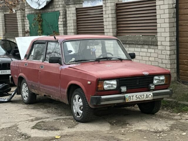 Красный ВАЗ 2107, объемом двигателя 1.3 л и пробегом 80 тыс. км за 380 $, фото 2 на Automoto.ua