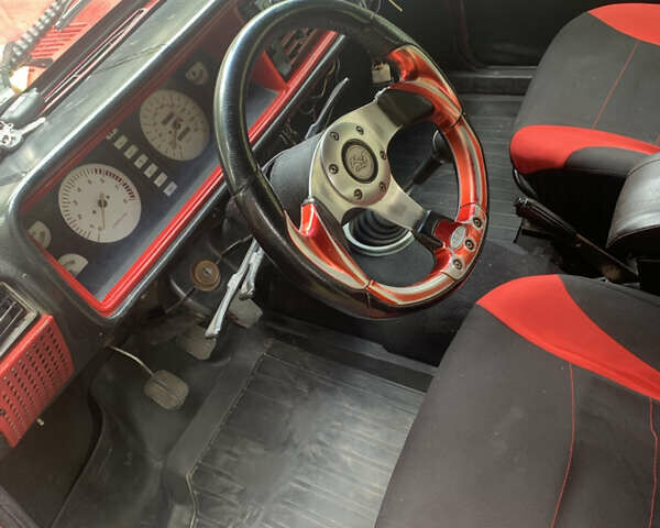 Красный ВАЗ 2107, объемом двигателя 1.5 л и пробегом 10 тыс. км за 1571 $, фото 5 на Automoto.ua