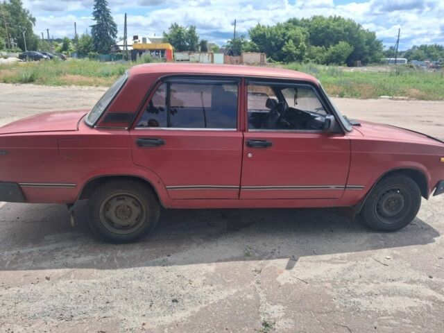 Красный ВАЗ 2107, объемом двигателя 1.5 л и пробегом 638 тыс. км за 900 $, фото 6 на Automoto.ua