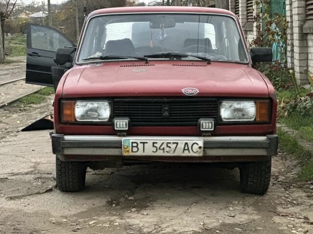 Красный ВАЗ 2107, объемом двигателя 1.3 л и пробегом 80 тыс. км за 380 $, фото 1 на Automoto.ua