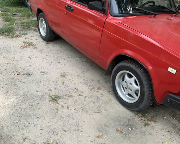 Красный ВАЗ 2107, объемом двигателя 1.5 л и пробегом 10 тыс. км за 1571 $, фото 1 на Automoto.ua