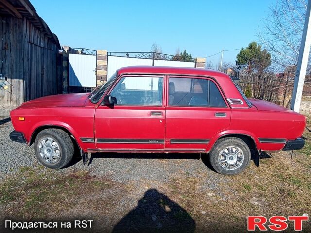 Красный ВАЗ 2107, объемом двигателя 16 л и пробегом 0 тыс. км за 299 $, фото 7 на Automoto.ua
