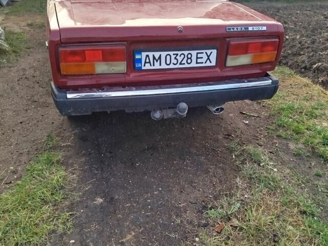 Красный ВАЗ 2107, объемом двигателя 1.5 л и пробегом 234 тыс. км за 591 $, фото 2 на Automoto.ua