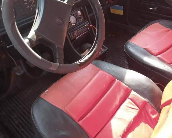 Красный ВАЗ 2107, объемом двигателя 0 л и пробегом 333 тыс. км за 999 $, фото 2 на Automoto.ua