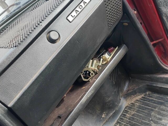 Красный ВАЗ 2107, объемом двигателя 1.5 л и пробегом 3 тыс. км за 499 $, фото 12 на Automoto.ua