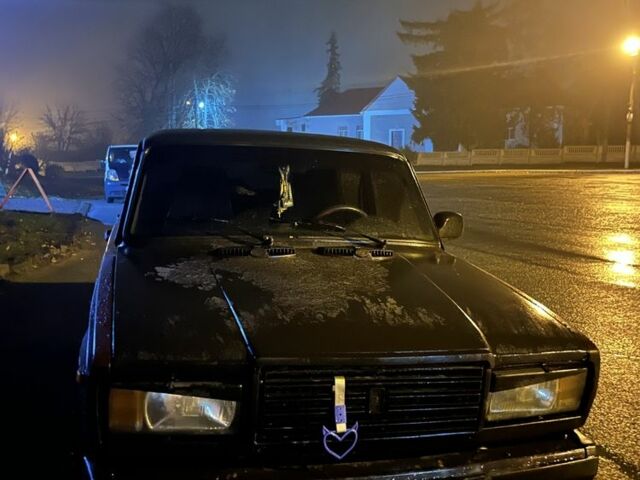 Красный ВАЗ 2107, объемом двигателя 1.6 л и пробегом 1 тыс. км за 663 $, фото 8 на Automoto.ua