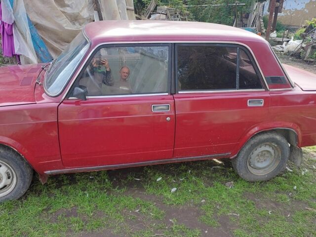 Красный ВАЗ 2107, объемом двигателя 1.5 л и пробегом 3 тыс. км за 499 $, фото 1 на Automoto.ua