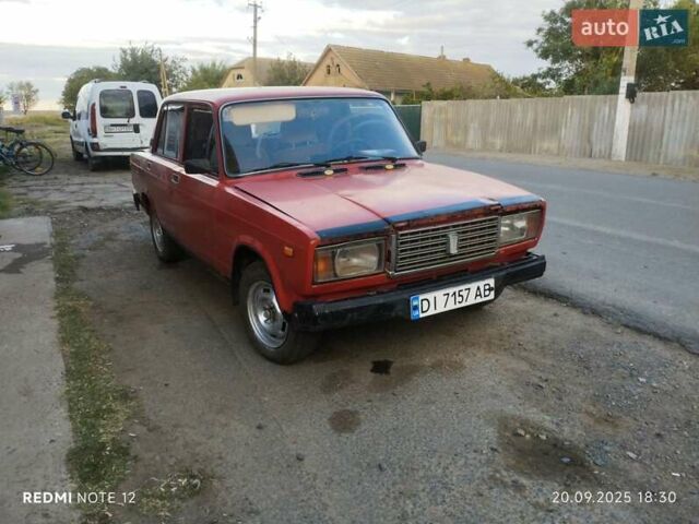 Красный ВАЗ 2107, объемом двигателя 1.5 л и пробегом 100 тыс. км за 600 $, фото 6 на Automoto.ua