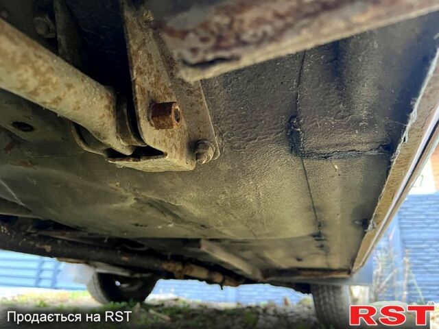 Красный ВАЗ 2107, объемом двигателя 1.5 л и пробегом 0 тыс. км за 500 $, фото 3 на Automoto.ua