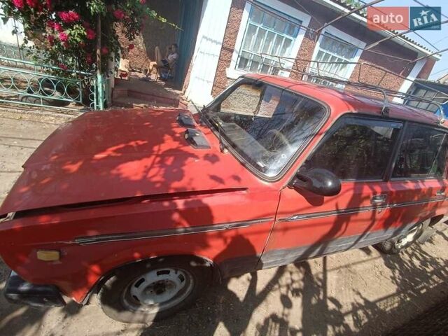 Красный ВАЗ 2107, объемом двигателя 1.5 л и пробегом 35 тыс. км за 594 $, фото 2 на Automoto.ua
