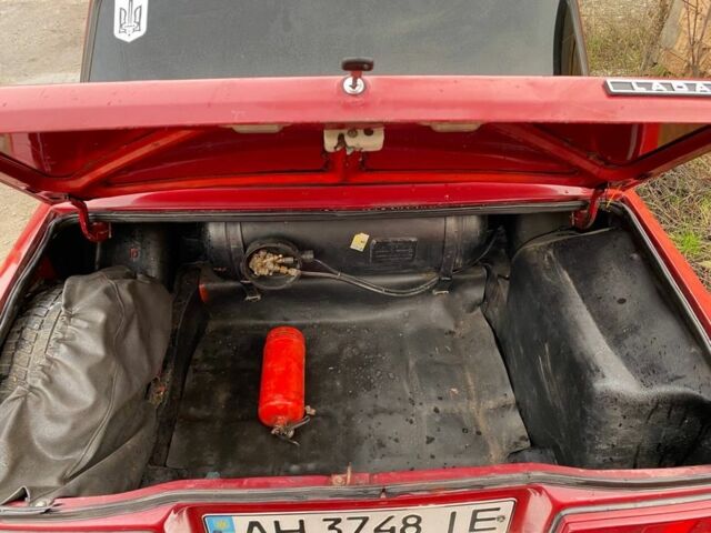 Красный ВАЗ 2107, объемом двигателя 1.5 л и пробегом 250 тыс. км за 1100 $, фото 8 на Automoto.ua