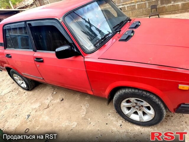 Красный ВАЗ 2107, объемом двигателя 1.5 л и пробегом 0 тыс. км за 1100 $, фото 8 на Automoto.ua