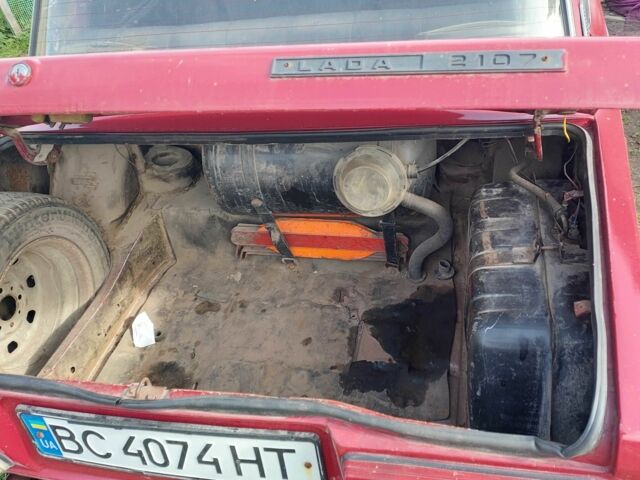 Красный ВАЗ 2107, объемом двигателя 1.5 л и пробегом 3 тыс. км за 499 $, фото 10 на Automoto.ua