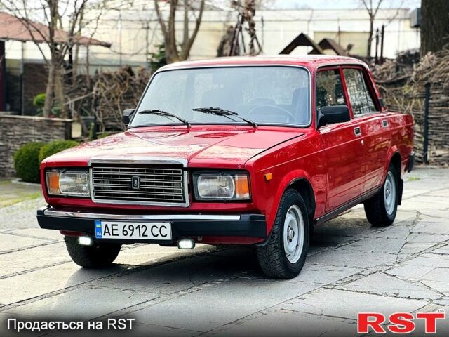 Красный ВАЗ 2107, объемом двигателя 1.5 л и пробегом 200 тыс. км за 1300 $, фото 6 на Automoto.ua