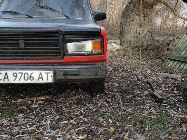 Красный ВАЗ 2107, объемом двигателя 1.5 л и пробегом 62 тыс. км за 550 $, фото 4 на Automoto.ua