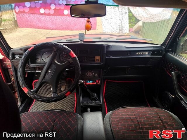 Красный ВАЗ 2107, объемом двигателя 1.5 л и пробегом 0 тыс. км за 1100 $, фото 7 на Automoto.ua