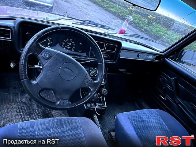 Красный ВАЗ 2107, объемом двигателя 1.5 л и пробегом 0 тыс. км за 760 $, фото 5 на Automoto.ua