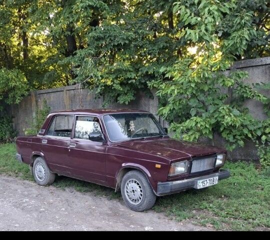Красный ВАЗ 2107, объемом двигателя 1 л и пробегом 1 тыс. км за 340 $, фото 1 на Automoto.ua