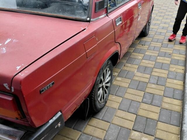 Красный ВАЗ 2107, объемом двигателя 1.7 л и пробегом 1000 тыс. км за 400 $, фото 1 на Automoto.ua