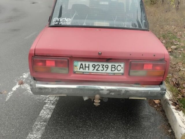 Красный ВАЗ 2107, объемом двигателя 1.5 л и пробегом 200 тыс. км за 592 $, фото 2 на Automoto.ua