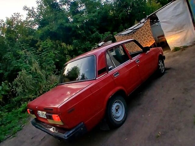 ВАЗ 2107 1996 у Новомосковске на Automoto.ua Червоний ВАЗ 2107, об'ємом двигуна 1.5 л та пробігом 200 тис. км за 1200 $, фото 2 на Automoto.ua