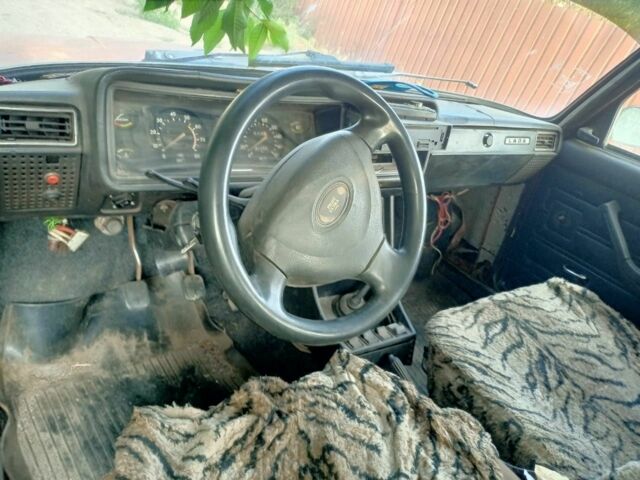 Красный ВАЗ 2107, объемом двигателя 1.5 л и пробегом 31 тыс. км за 355 $, фото 6 на Automoto.ua