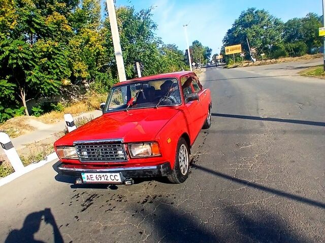 ВАЗ 2107 1996 у Новомосковске на Automoto.ua Червоний ВАЗ 2107, об'ємом двигуна 1.5 л та пробігом 200 тис. км за 1200 $, фото 5 на Automoto.ua