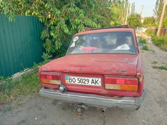 Красный ВАЗ 2107, объемом двигателя 1.5 л и пробегом 31 тыс. км за 361 $, фото 1 на Automoto.ua