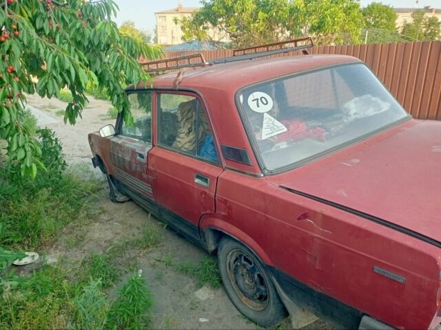 Красный ВАЗ 2107, объемом двигателя 1.5 л и пробегом 31 тыс. км за 361 $, фото 3 на Automoto.ua