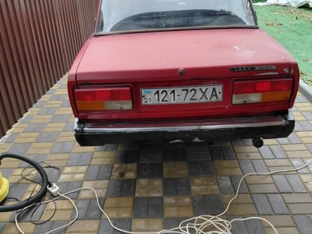 Красный ВАЗ 2107, объемом двигателя 1.7 л и пробегом 1000 тыс. км за 400 $, фото 2 на Automoto.ua