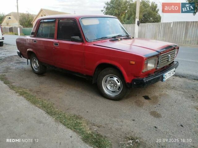 Красный ВАЗ 2107, объемом двигателя 1.5 л и пробегом 100 тыс. км за 600 $, фото 4 на Automoto.ua