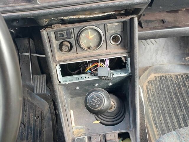 Красный ВАЗ 2107, объемом двигателя 1.5 л и пробегом 3 тыс. км за 499 $, фото 4 на Automoto.ua