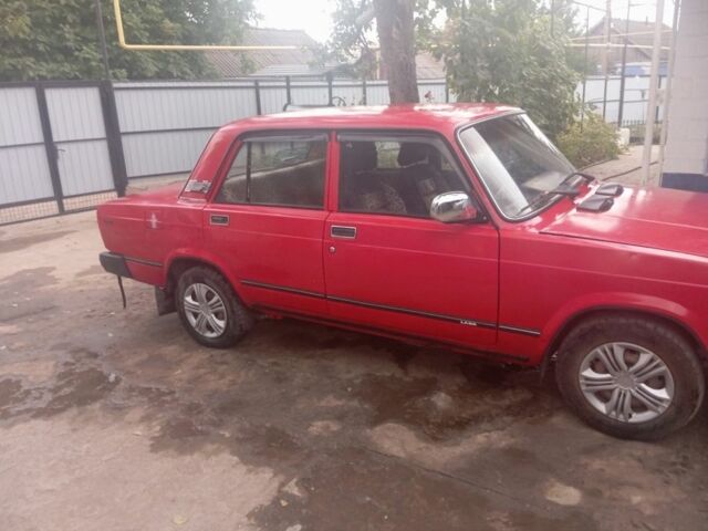 Червоний ВАЗ 2107, об'ємом двигуна 1.5 л та пробігом 300 тис. км за 950 $, фото 1 на Automoto.ua