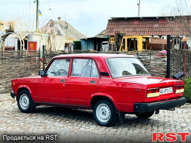 Красный ВАЗ 2107, объемом двигателя 1.5 л и пробегом 200 тыс. км за 1300 $, фото 9 на Automoto.ua