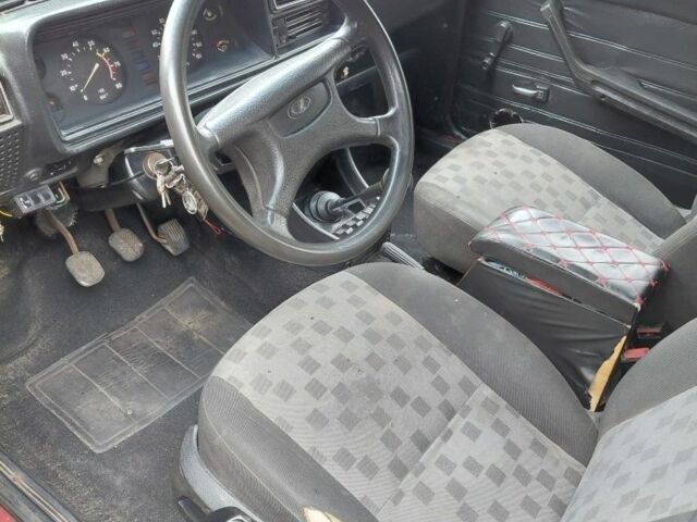 Красный ВАЗ 2107, объемом двигателя 1.7 л и пробегом 1000 тыс. км за 400 $, фото 5 на Automoto.ua