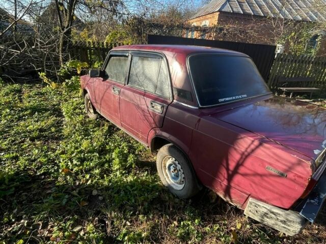 Красный ВАЗ 2107, объемом двигателя 1.5 л и пробегом 777 тыс. км за 595 $, фото 2 на Automoto.ua