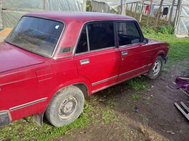 Красный ВАЗ 2107, объемом двигателя 1.5 л и пробегом 3 тыс. км за 499 $, фото 2 на Automoto.ua