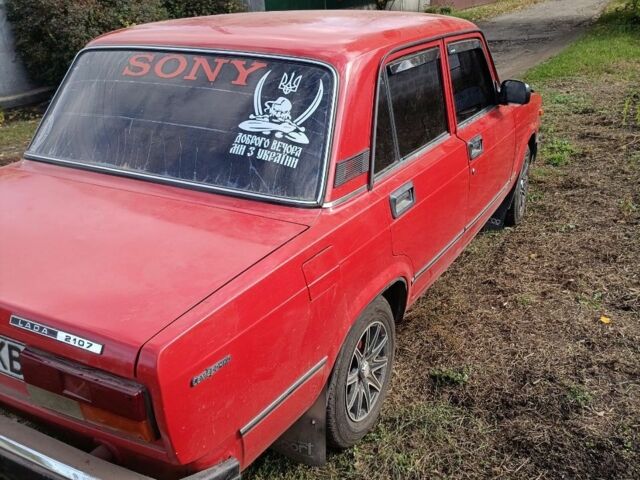 ВАЗ 2107 1996 в Черкассах на Automoto.ua Красный ВАЗ 2107, объемом двигателя 0 л и пробегом 2 тыс. км за 721 $, фото 2 на Automoto.ua