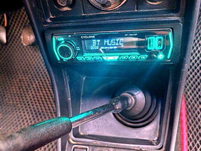 Красный ВАЗ 2107, объемом двигателя 1.5 л и пробегом 0 тыс. км за 1100 $, фото 3 на Automoto.ua