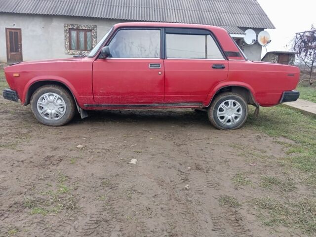 Червоний ВАЗ 2107, об'ємом двигуна 1 л та пробігом 100 тис. км за 750 $, фото 2 на Automoto.ua